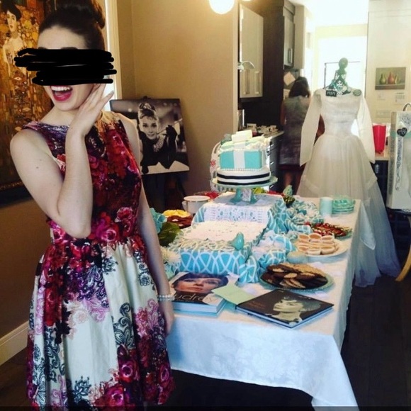 Simply devine Audrey Hepburn inspired Lady Vintage - Picture 6 of 16